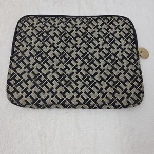 Tommy Hilfiger Broadmoor Sleeve iPad/Laptop Case